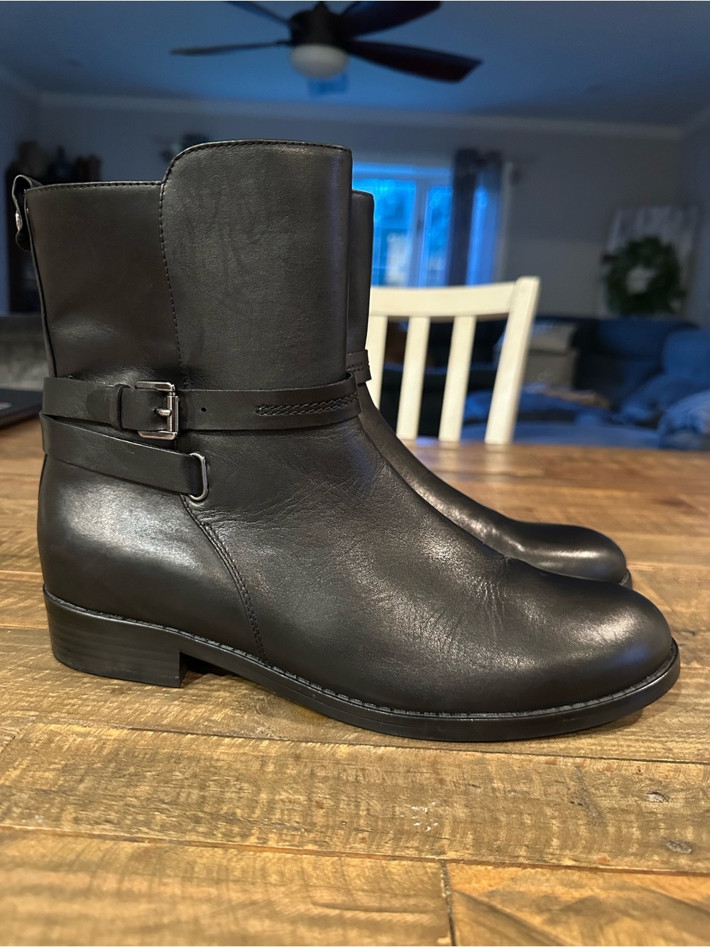 Blondo Waterproof Black Leather Ankle Boot Size 10